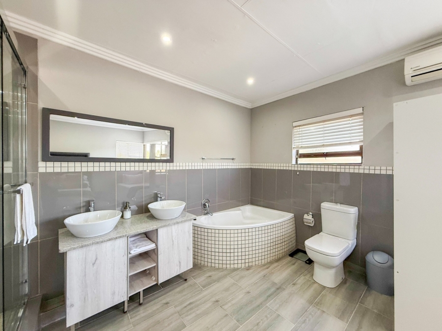 8 Bedroom Property for Sale in Schoemansville North West